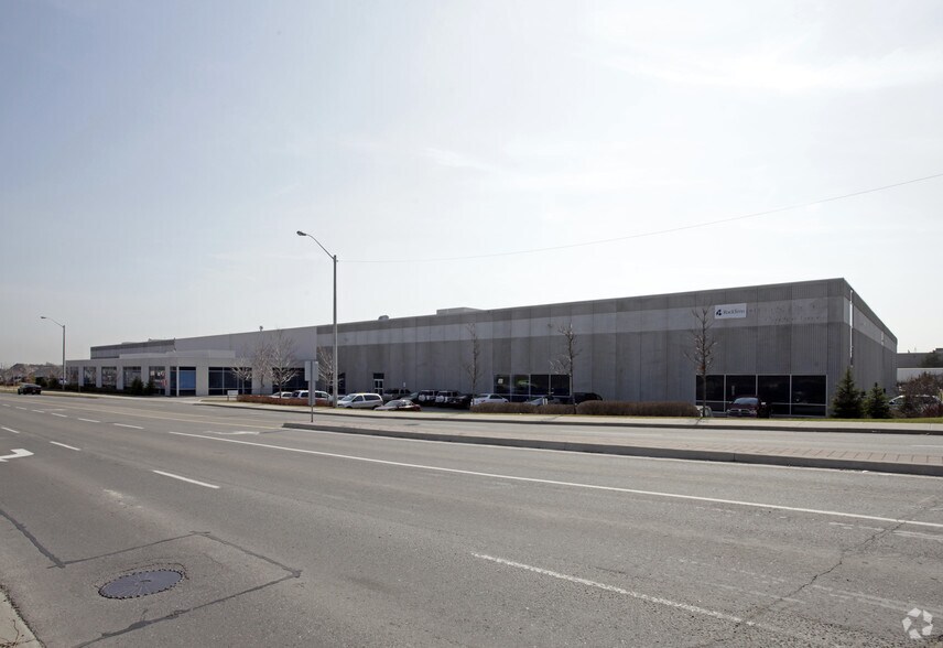 755 Passmore Ave, Toronto, ON à louer - Photo principale – Image 1 sur 2