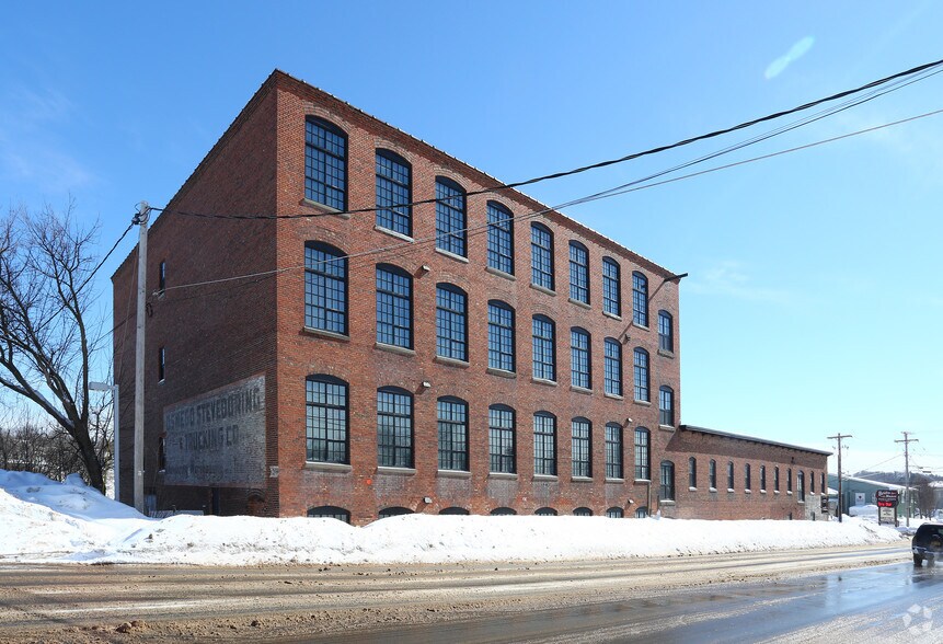 317 W First St, Oswego, NY à louer - Photo de l’immeuble – Image 2 sur 14
