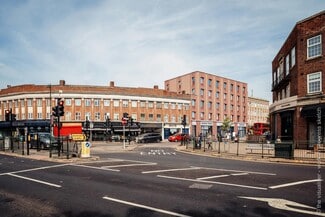 Plus de détails pour 11 Station Rd, Upminster - Local commercial à louer