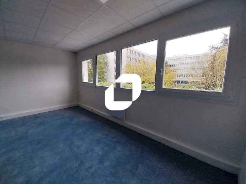 2 Rue Eugène Hénaff, Trappes à louer - Photo de l’immeuble – Image 3 sur 8
