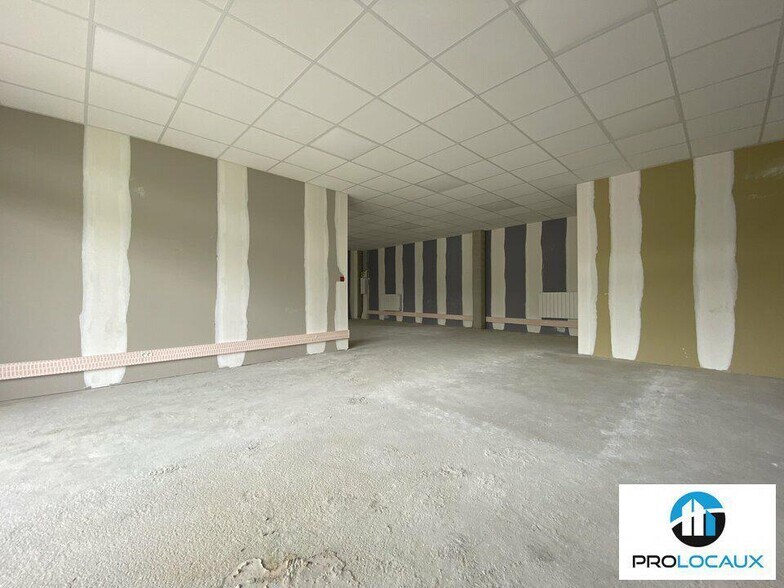 240 Rue Gustave Eiffel, Bois-Guillaume à louer - Photo de l’immeuble – Image 3 sur 10