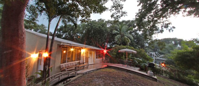 Plus de détails pour 99306 Overseas Highway & 54400 S Dixie Highway, Key Largo, FL - Hôtellerie à vendre