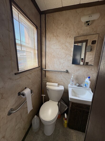 95 Franklin Ave, Valley Stream, NY à vendre - Photo de l’immeuble – Image 3 sur 7