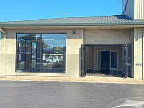 1022 Santa Rosa Ave, Santa Rosa, CA à louer Photo de l’immeuble– Image 1 sur 3