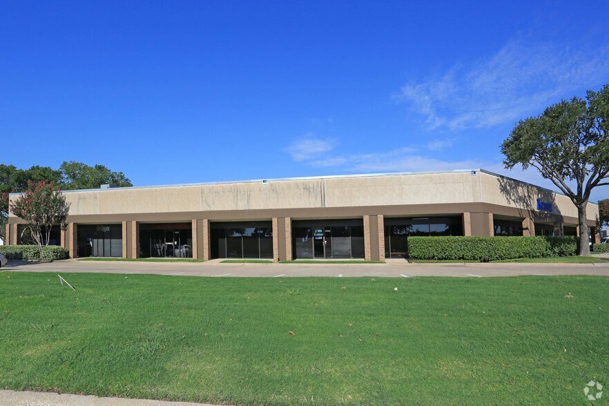 10338-10382 Miller Rd, Dallas, TX à louer - Photo de l’immeuble – Image 2 sur 9