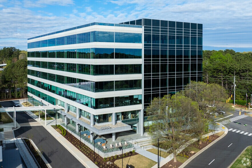 4300 Edwards Mill Rd, Raleigh, NC à louer - Photo principale – Image 1 sur 22