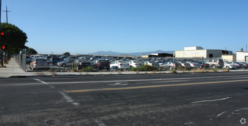 1507 S 10th St, San Jose, CA à louer - Photo de l’immeuble – Image 2 sur 4
