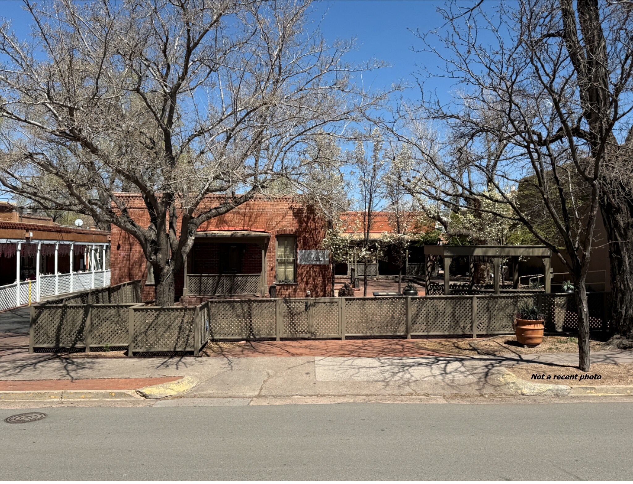 223 & 225 Johnson St., Santa Fe, NM à louer Photo de l’immeuble– Image 1 sur 8