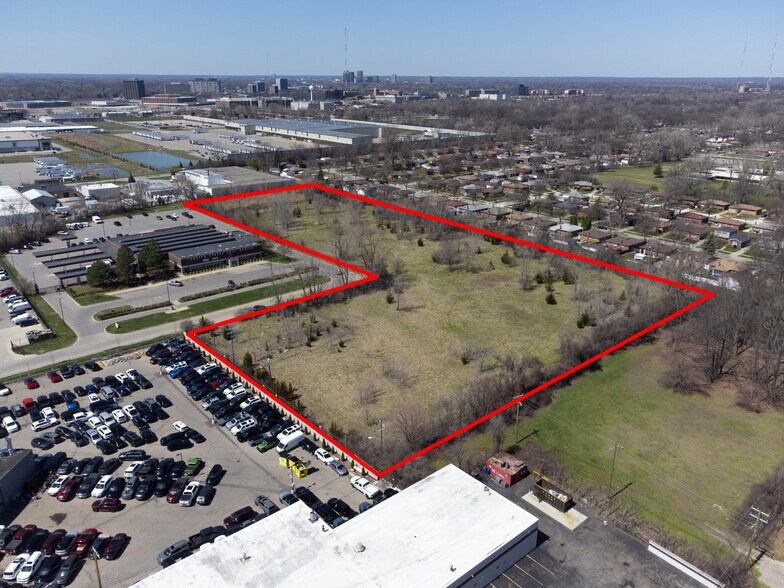 14200 W 8 Mile Rd, Oak Park, MI à vendre - Photo de l’immeuble – Image 2 sur 5