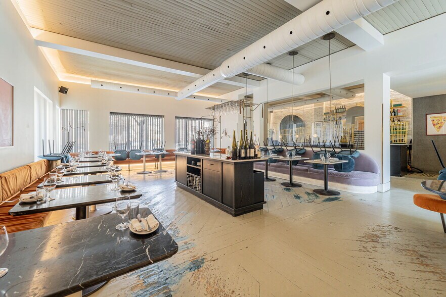 5090-5092 St Notre-Dame O, Montréal, QC à vendre - Photo intérieure – Image 1 sur 32