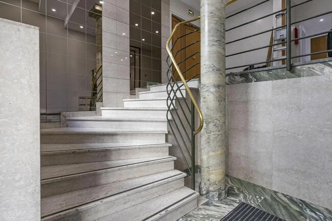 Plus de détails pour 40 Rue Fortuny, Paris - Bureau à louer