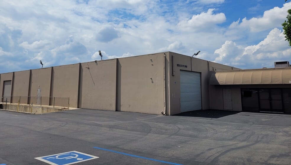 1009-1033 Brooks St, Ontario, CA à louer - Photo de l’immeuble – Image 1 sur 17