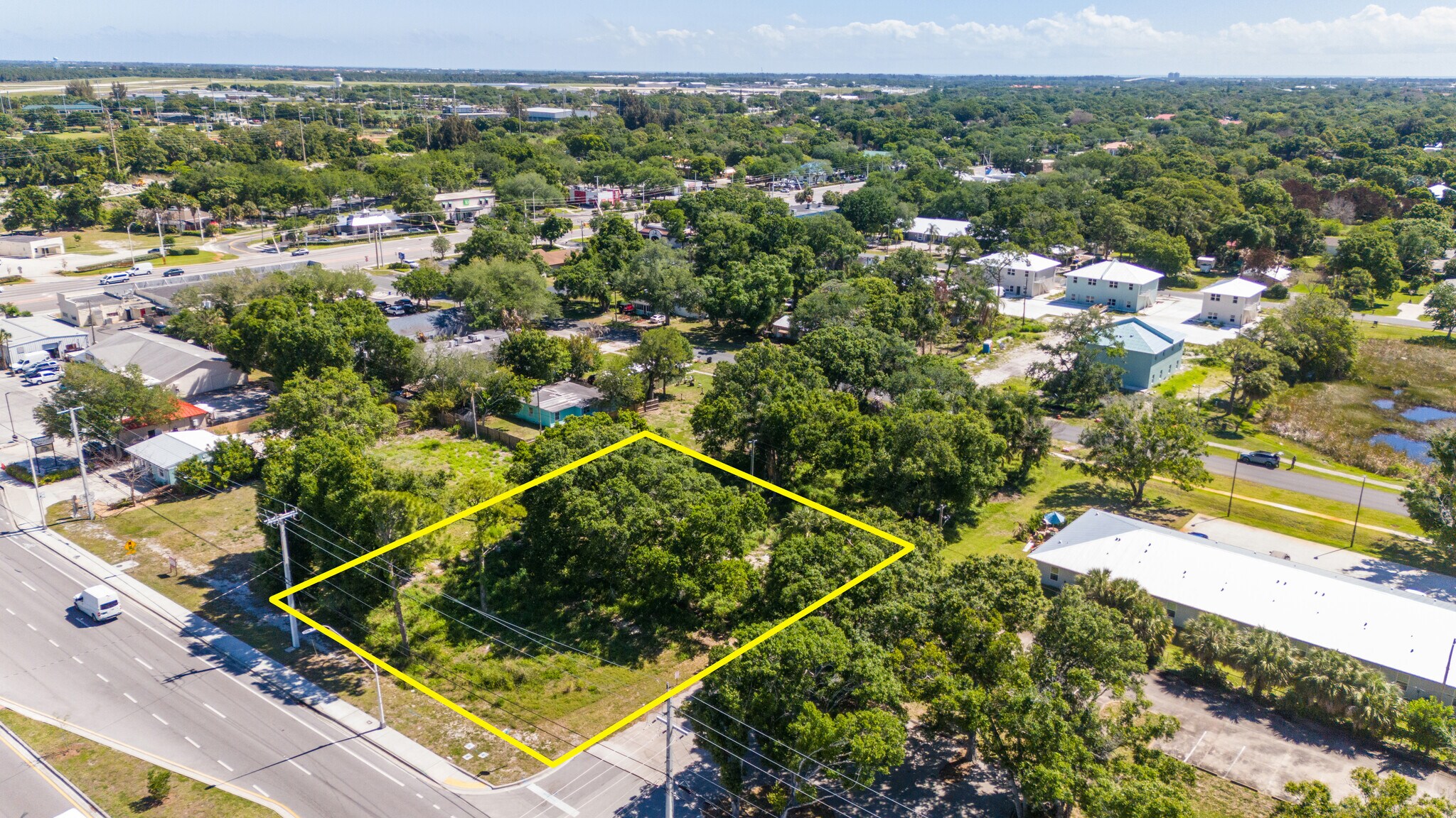 1906 43rd Ave, Vero Beach, FL à vendre Photo principale– Image 1 sur 9