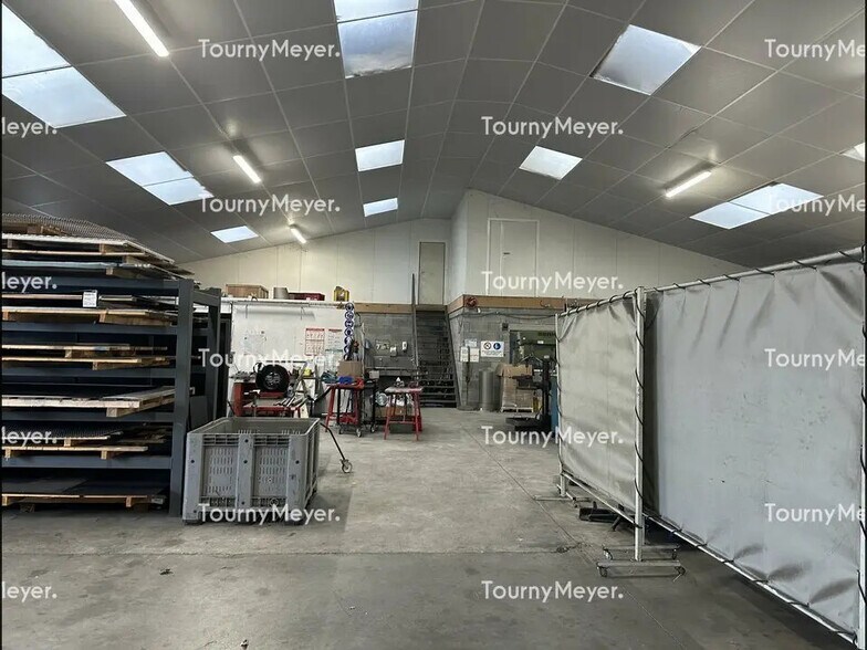 Local d'activités dans La Chevrolière à vendre - Photo de l’immeuble – Image 3 sur 8