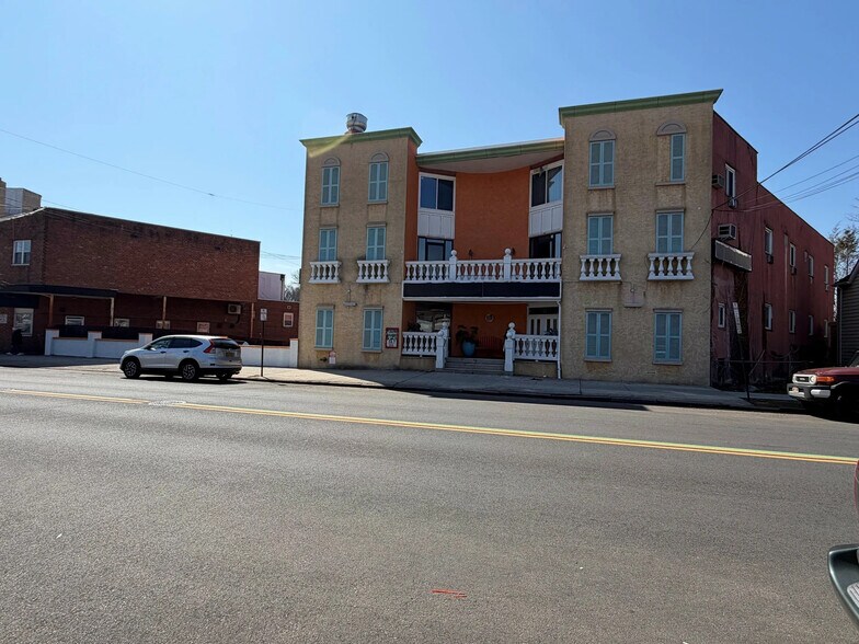 811 McLean Ave, Yonkers, NY à louer - Photo de l’immeuble – Image 1 sur 25