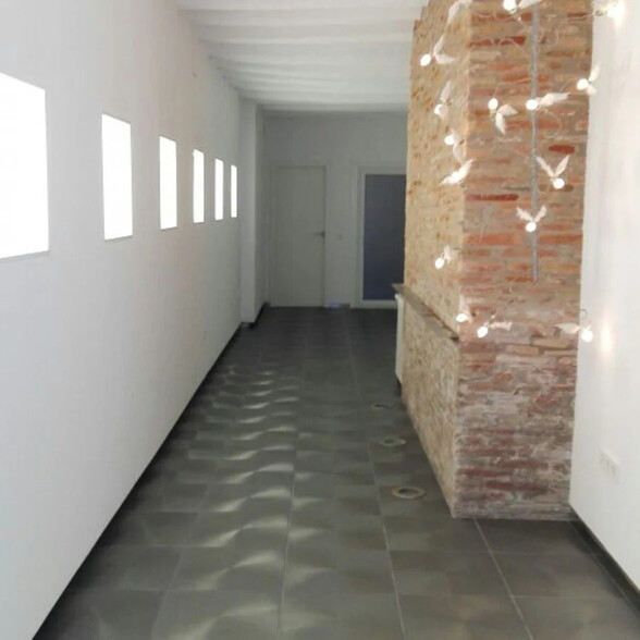 View Photo