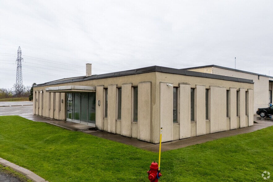 590 Nash Rd, Hamilton, ON à louer - Photo principale – Image 1 sur 4