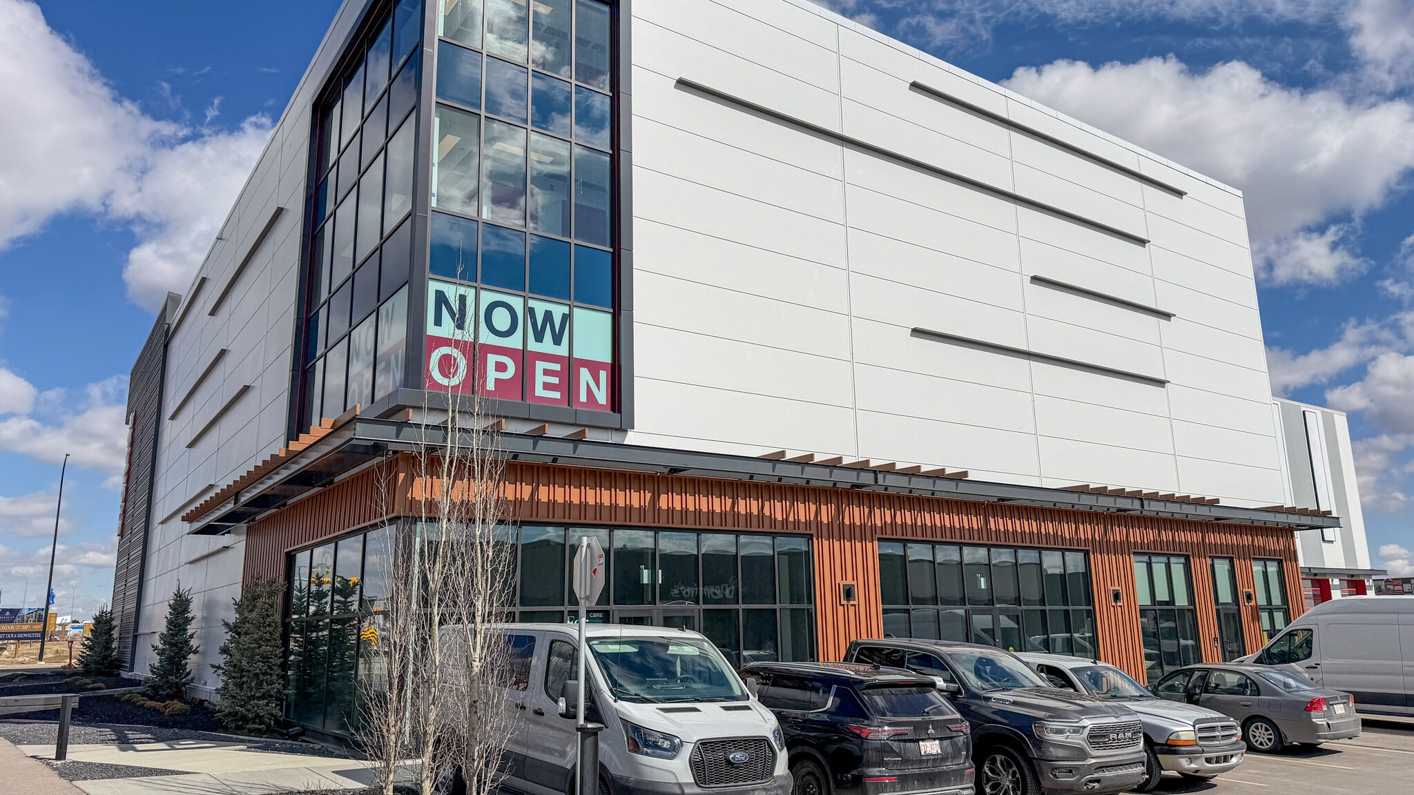 115 Water St SE, Calgary, AB à louer Photo de l’immeuble– Image 1 sur 4