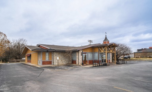 853 N Glenstone Ave, Springfield, MO à louer - Photo de l’immeuble – Image 3 sur 44