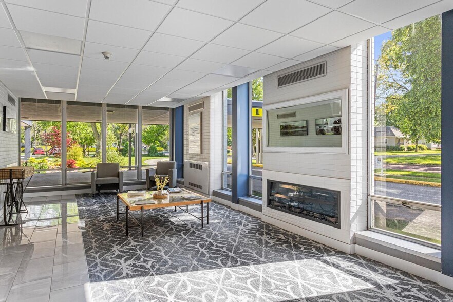 704 N Main St, Tuscola, IL à louer - Photo de l’immeuble – Image 3 sur 6