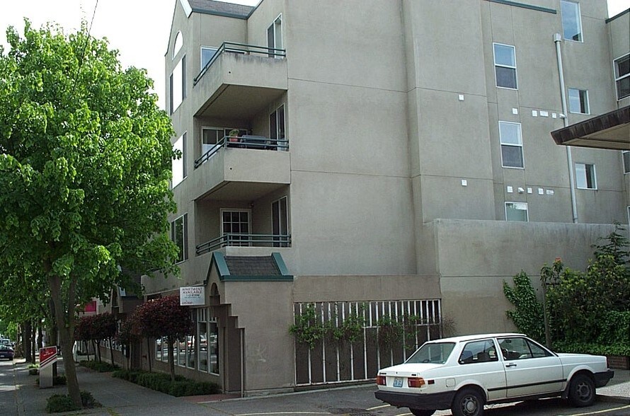 6041 California Ave SW, Seattle, WA à louer - Photo de l’immeuble – Image 3 sur 3