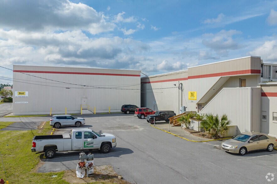 4531 Piggly Wiggly Dr, North Charleston, SC à louer - Photo de l’immeuble – Image 3 sur 24