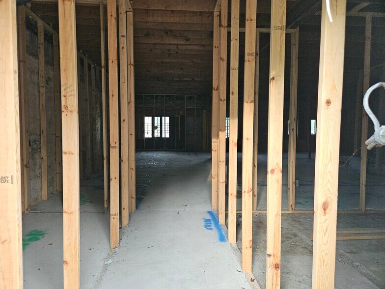 6307 N Saginaw St, Flint, MI à vendre - Photo de l’immeuble – Image 2 sur 13