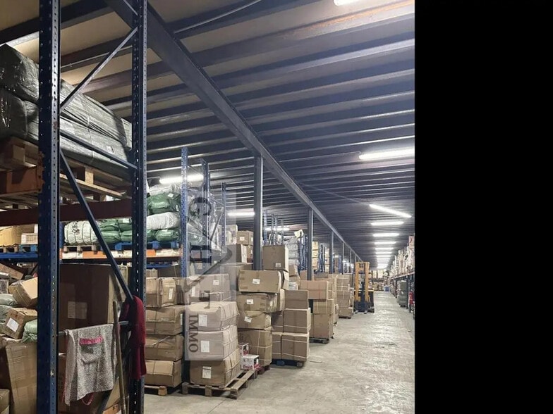 Industriel/Logistique dans Villetaneuse à vendre - Photo de l’immeuble – Image 1 sur 4