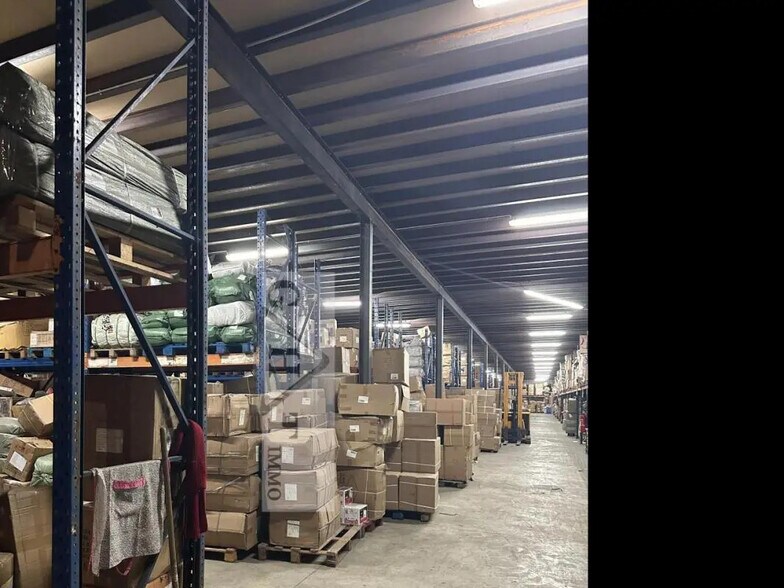Industriel/Logistique dans Villetaneuse à vendre - Photo intérieure – Image 1 sur 4