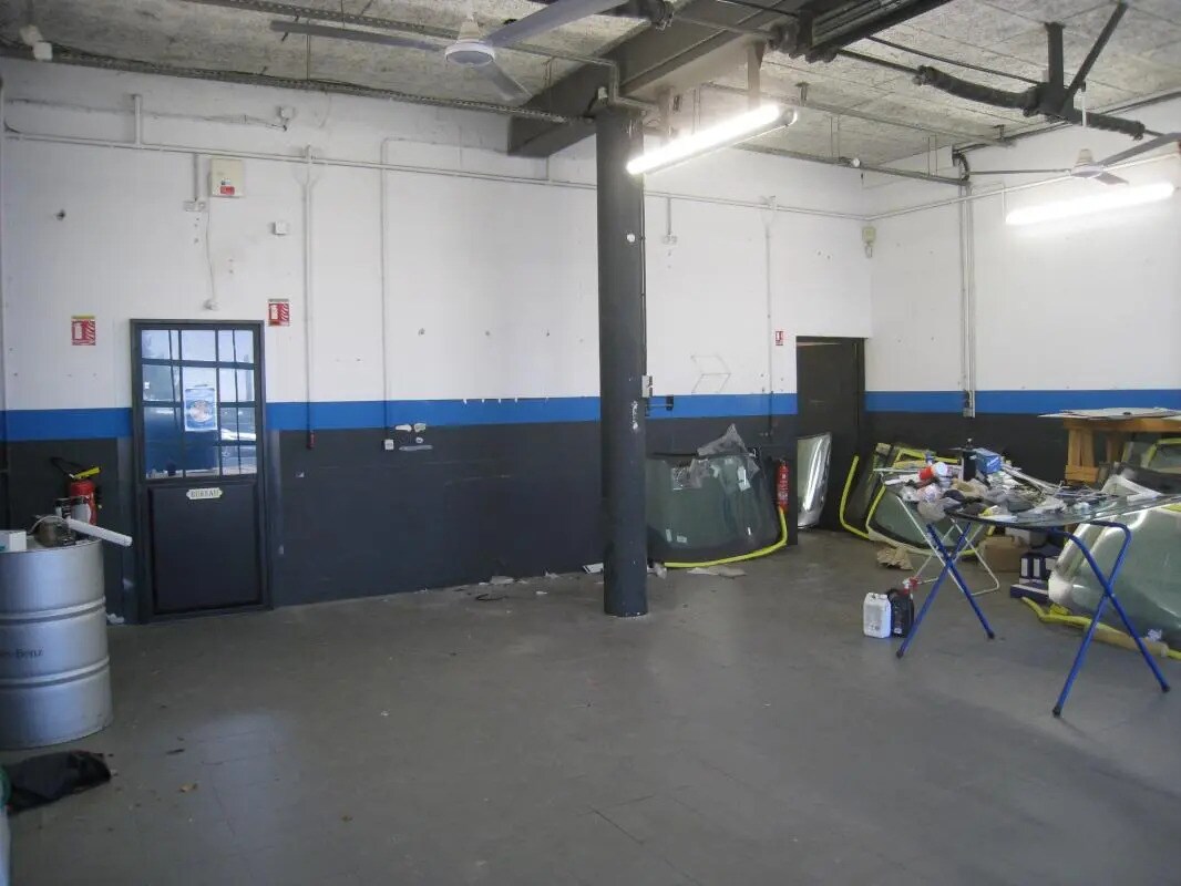 Industriel/Logistique dans Aubagne à louer Photo de l’immeuble– Image 1 sur 6