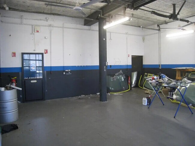 Plus de détails pour Industriel/Logistique à louer