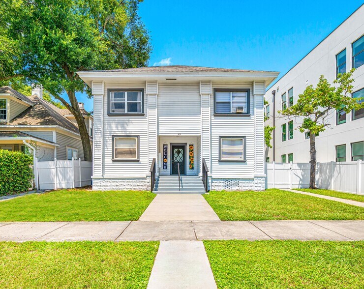309 7th St S, Saint Petersburg, FL à vendre - Photo de l’immeuble – Image 1 sur 6