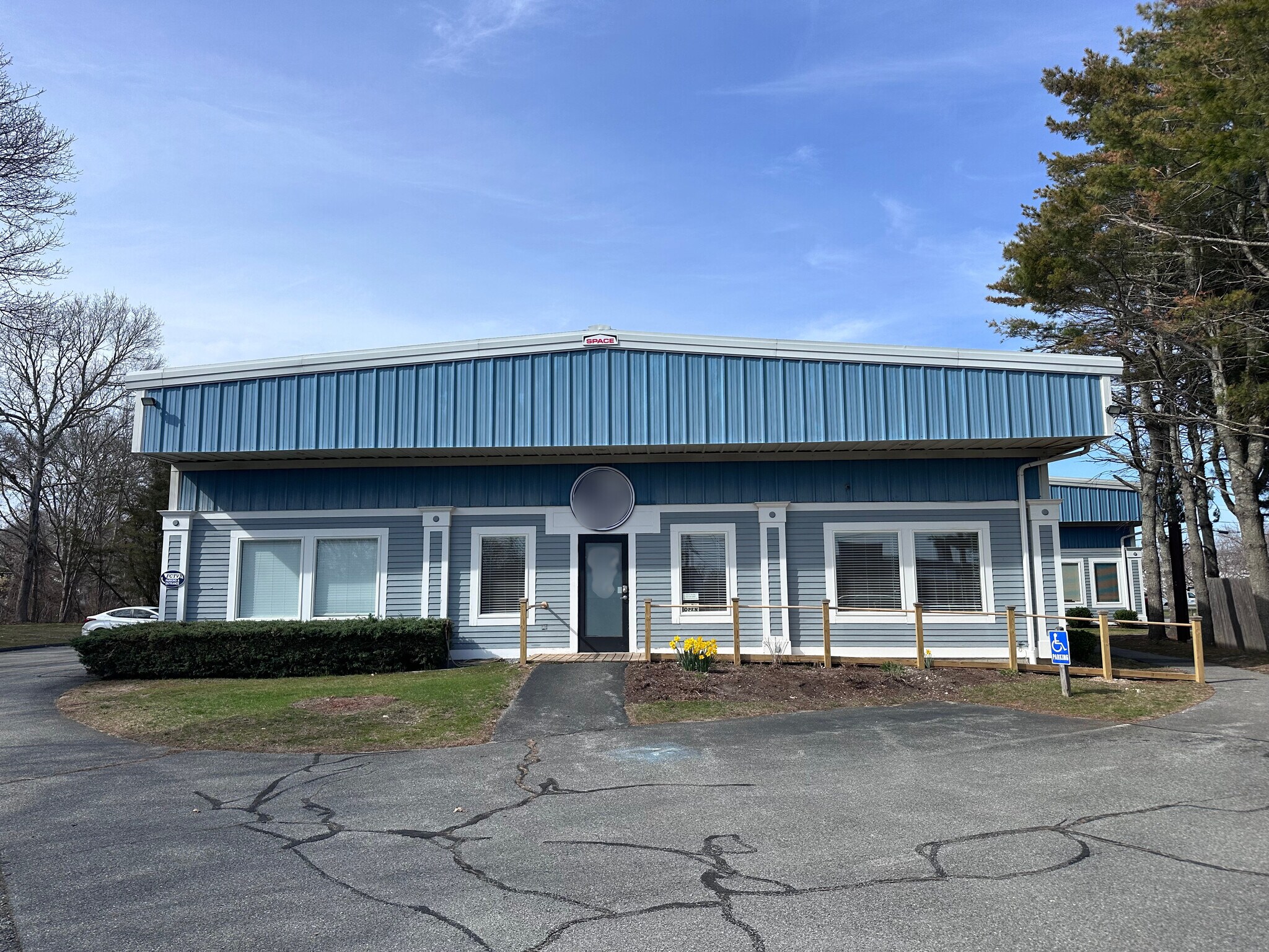 310 Dillingham Ave, Falmouth, MA à louer Photo principale– Image 1 sur 11