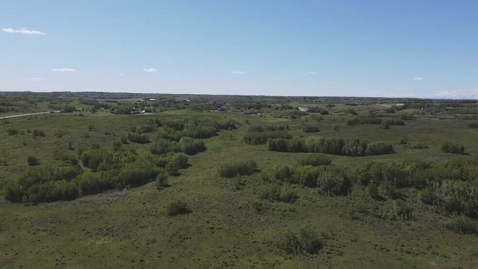 Lochend Rd, Rocky View No 44, AB à vendre - Vidéo sur l’annonce professionnelle – Image 1 sur 16