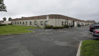 Plus de détails pour 66 S 2nd St, Bay Shore, NY - Industriel/Logistique à louer