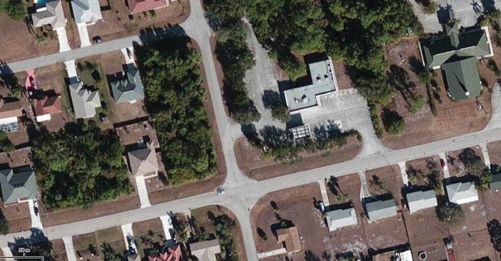 302 SW Tulip Blvd, Port Saint Lucie, FL à vendre - Photo de l’immeuble – Image 2 sur 3
