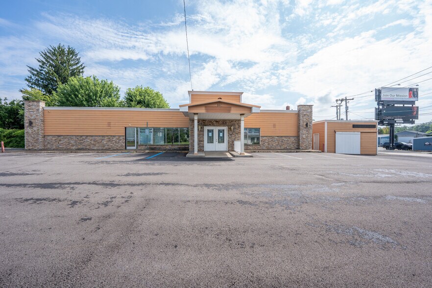 2840 Ligonier St, Latrobe, PA à vendre - Photo de l’immeuble – Image 1 sur 35