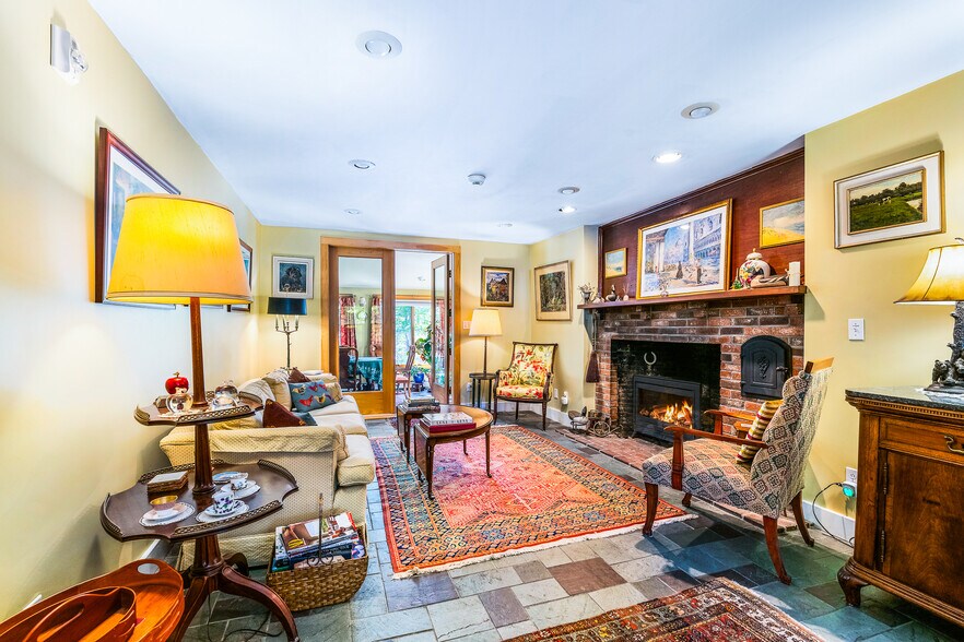 32 Maple St, Andover, NH à vendre - Photo intérieure – Image 2 sur 35