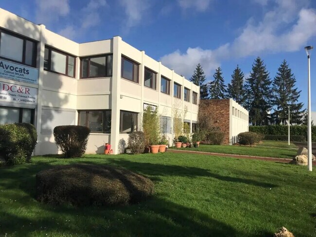 Plus de détails pour La Porte Des Loges, Les Loges-en-Josas - Local d'activités à louer