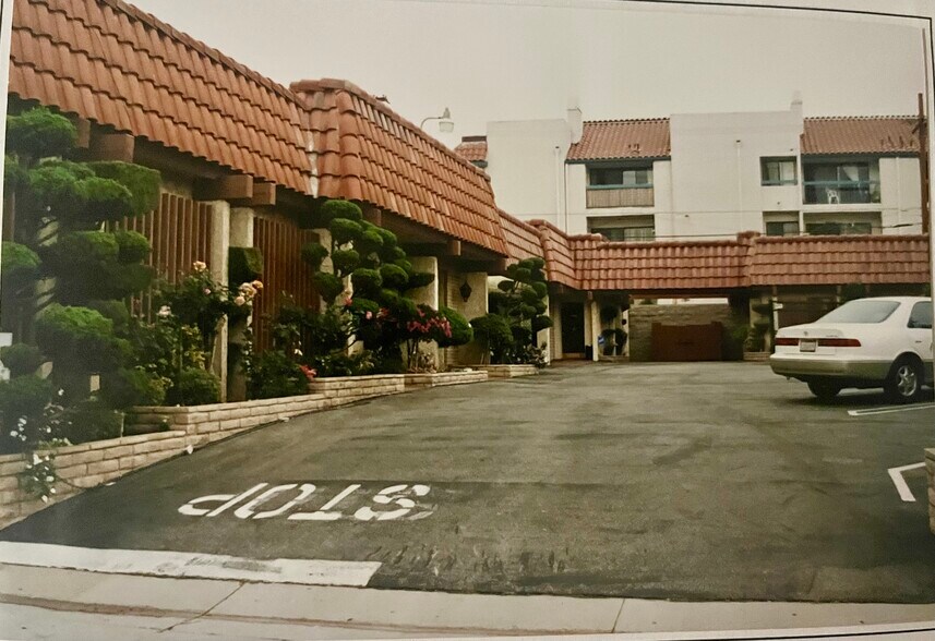 1911 W Glenoaks Blvd, Glendale, CA à louer - Photo de l’immeuble – Image 2 sur 12