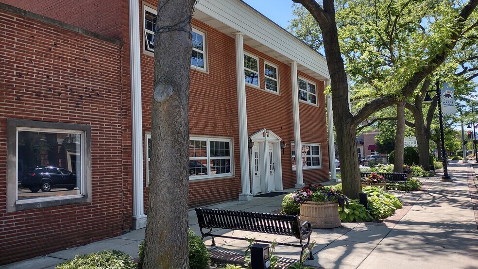 1775 Glenview Rd, Glenview, IL à louer - Photo de l’immeuble – Image 3 sur 18