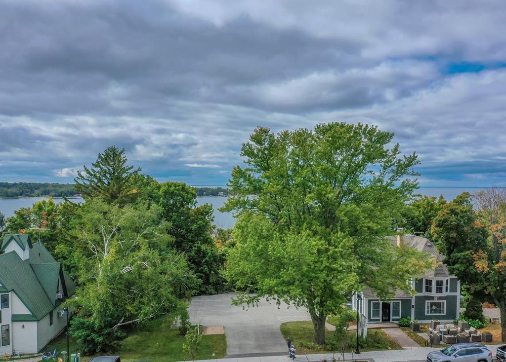 Wisconsin 42, Egg Harbor, WI à vendre Photo principale– Image 1 sur 2