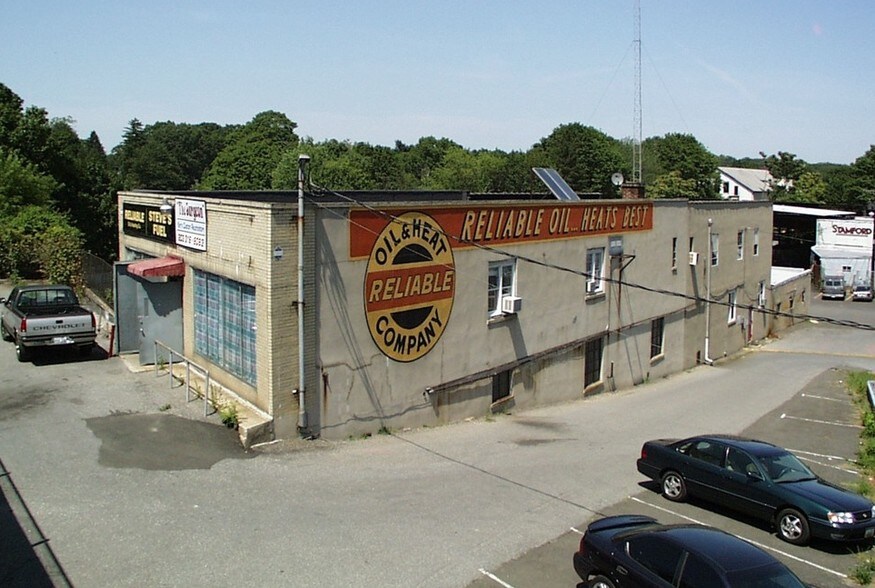 351 Courtland Ave, Stamford, CT à louer - Photo de l’immeuble – Image 2 sur 4