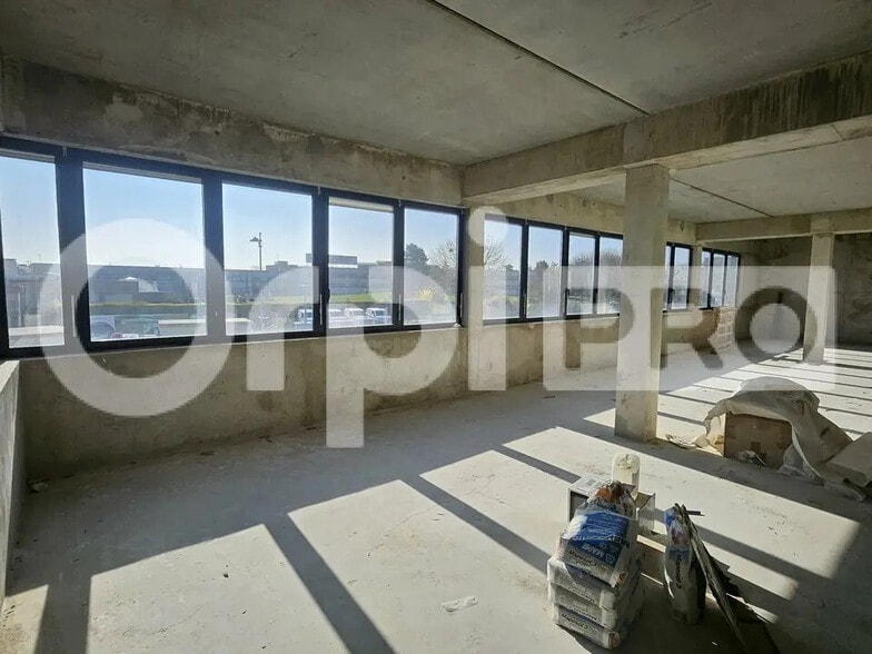 Bureau dans Tinqueux à louer - Photo intérieure – Image 3 sur 5