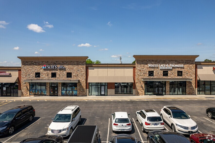 8027 Kingston Pike, Knoxville, TN à louer - Photo de l’immeuble – Image 3 sur 8