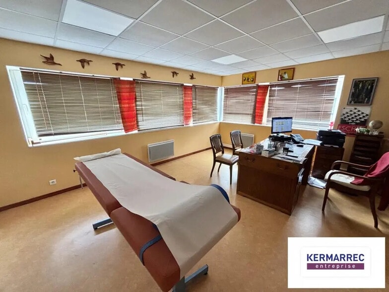 Bureau dans Séné à vendre - Photo de l’immeuble – Image 1 sur 3