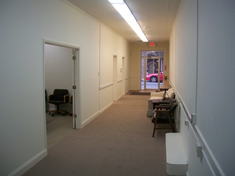41-43 N Summit Ave, Hagerstown, MD à louer - Photo de l’immeuble – Image 2 sur 8