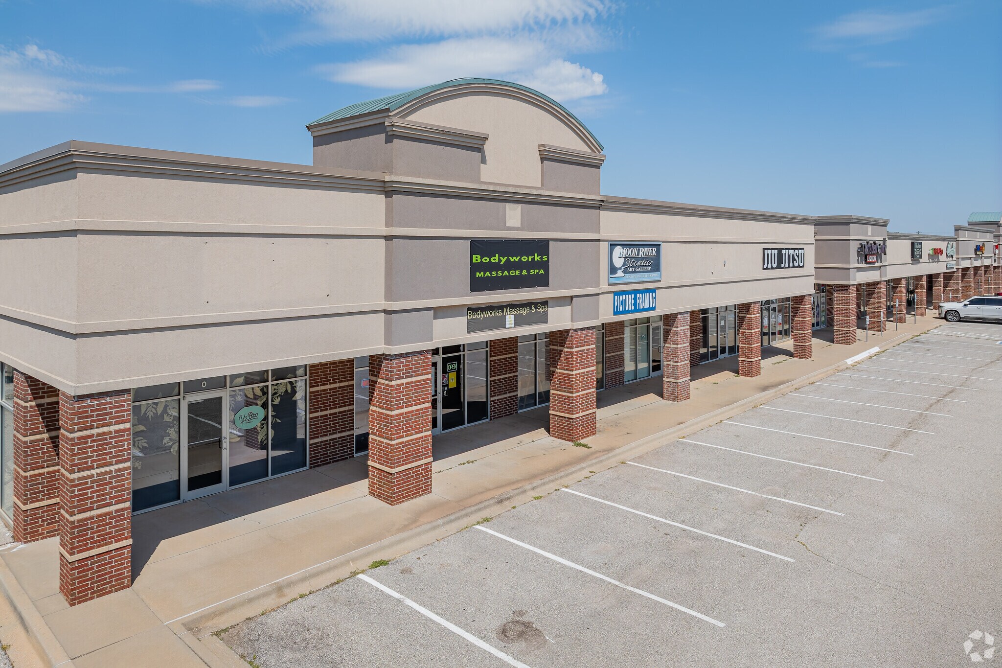 331 S Cemetery Rd, Yukon, OK à louer Photo principale– Image 1 sur 7