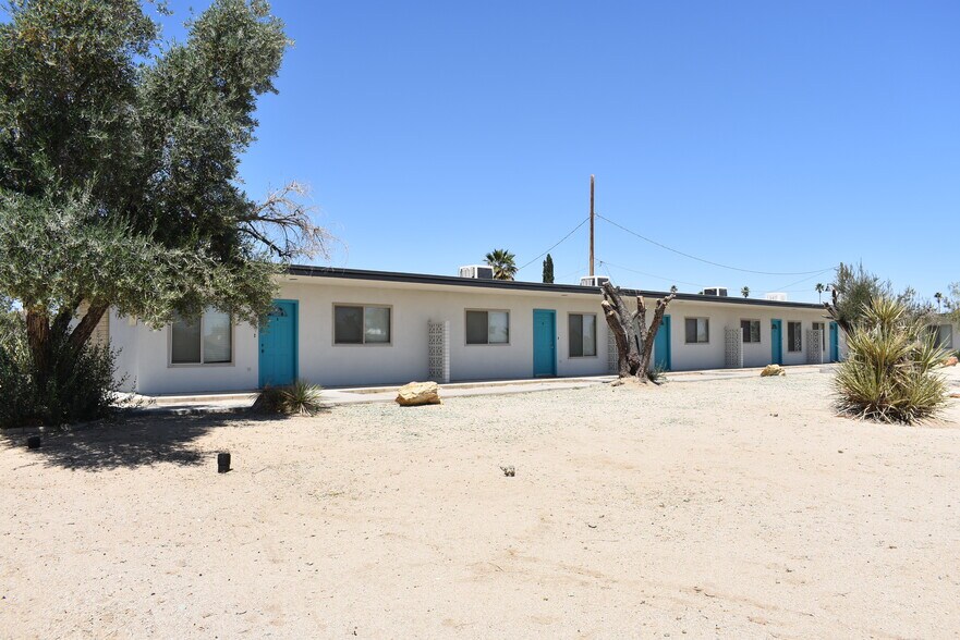 73636 Cactus Dr, Twentynine Palms, CA à vendre - Photo de l’immeuble – Image 3 sur 24