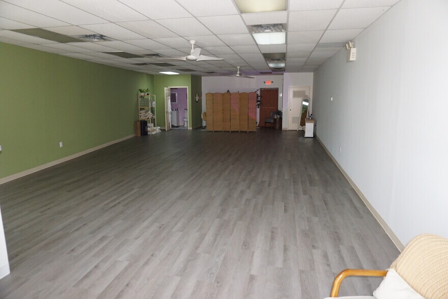 25 W Butler Ave, Chalfont, PA à louer - Photo de l’immeuble – Image 2 sur 4